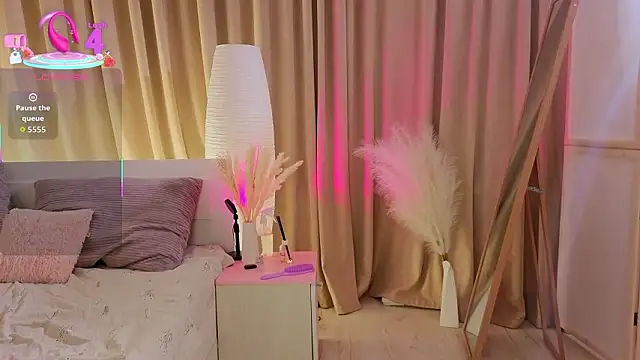 AvrilLeMell online show from February 13, 9:04 pm