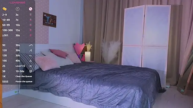 Snapshot of AvrilLeMell chatting on September 10, 9:03 pm AvrilLeMell online show from September 10, 9:03 pm