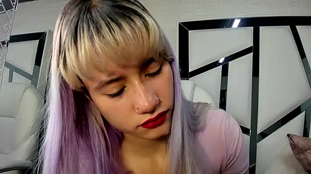 barbieambar online show from October 28, 1:32 pm