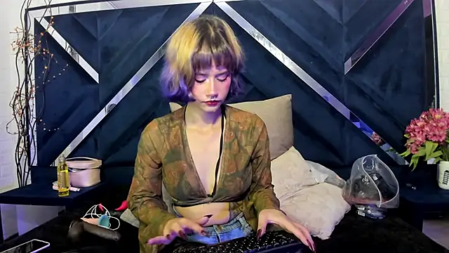 Snapshot of barbieambar chatting on July 12, 3:13 pm barbieambar online show from July 12, 3:13 pm