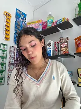 Camilla Miller01 online show from May 19, 7:43 pm