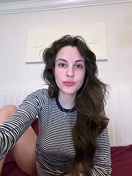 heyitsmadig online show from April 10, 1:40 pm