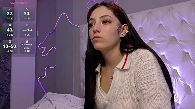 Snapshot of Megan__cole1 chatting on December 2, 3:41 am Megan cole1 online show from December 2, 3:41 am