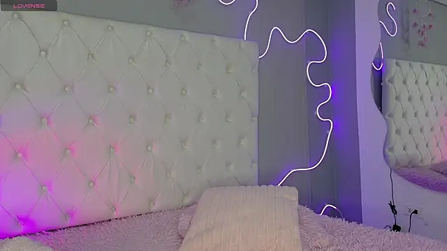 Snapshot of Megan__cole1 chatting on September 13, 4:12 am Megan cole1 online show from September 13, 4:12 am