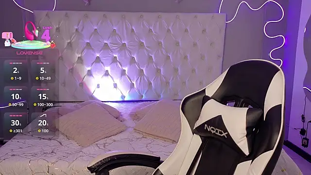 Snapshot of Megan__cole1 chatting on November 26, 3:39 am Megan cole1 online show from November 26, 3:39 am