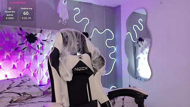 Snapshot of Megan__cole1 chatting on October 23, 4:11 am Megan cole1 online show from October 23, 4:11 am