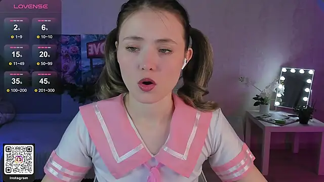 Snapshot of ArleneThomas chatting on December 5, 1:43 pm ArleneThomas online show from December 5, 1:43 pm