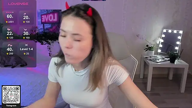 Snapshot of ArleneThomas chatting on November 19, 1:44 pm ArleneThomas online show from November 19, 1:44 pm