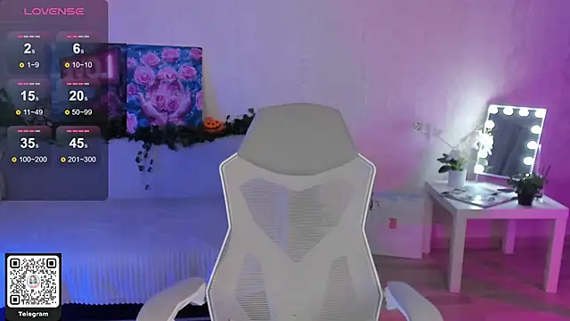 Snapshot of ArleneThomas chatting on December 4, 1:43 pm ArleneThomas online show from December 4, 1:43 pm