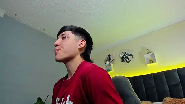 Snapshot of Ares_di_martin chatting on September 12, 3:23 pm Ares di martin online show from September 12, 3:23 pm