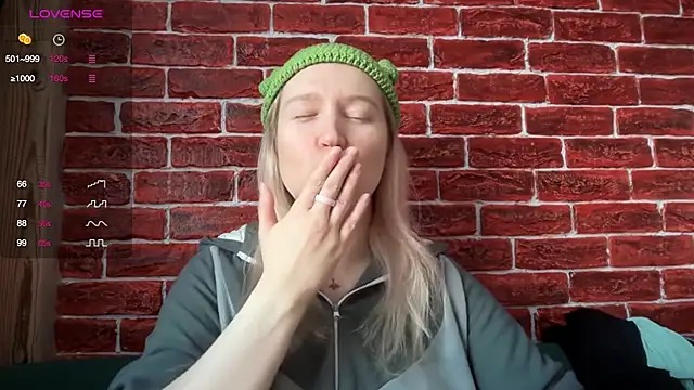 CitrusBlissss online show from December 1, 3:18 am