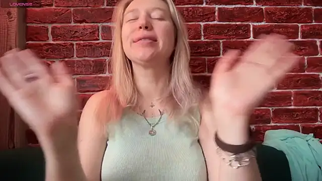 CitrusBlissss online show from November 11, 2:28 am