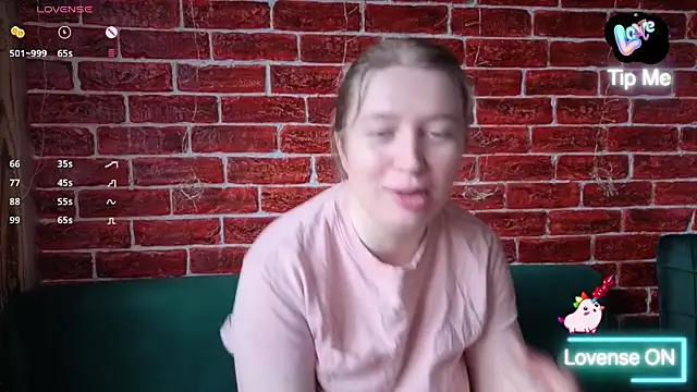CitrusBlissss online show from April 28, 2:21 am