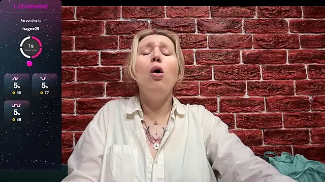 CitrusBlissss online show from November 4, 2:43 pm