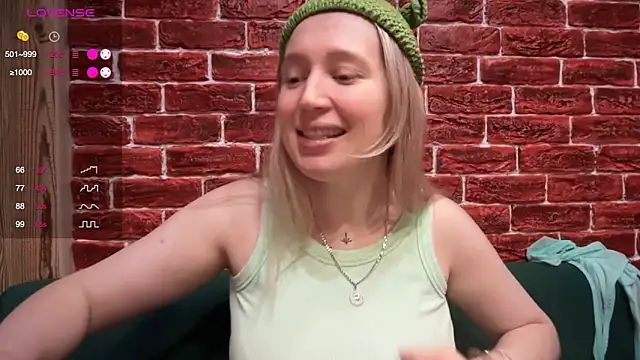 CitrusBlissss online show from December 1, 3:24 pm