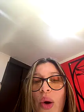 KoraSweett online show from December 4, 7:13 pm