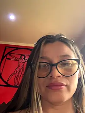 Snapshot of KoraSweett chatting on November 25, 7:14 pm KoraSweett online show from November 25, 7:14 pm