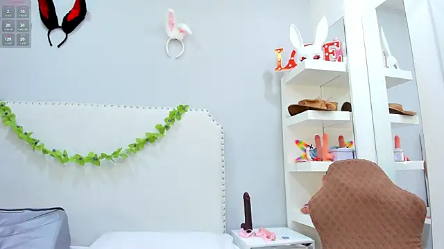 Snapshot of KoraSweett chatting on October 22, 7:02 pm KoraSweett online show from October 22, 7:02 pm