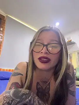 Snapshot of KoraSweett chatting on February 16, 7:45 pm KoraSweett online show from February 16, 7:45 pm