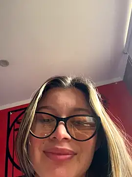 KoraSweett online show from December 5, 6:39 pm