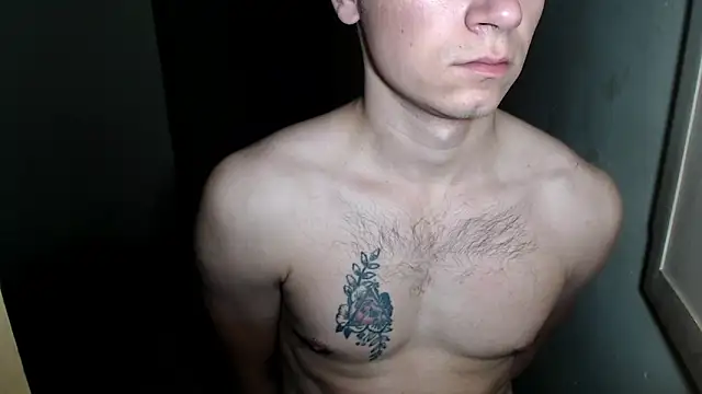 Snapshot of BlondZilla chatting on February 17, 1:03 am BlondZilla online show from February 17, 1:03 am