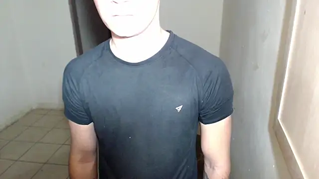 Snapshot of BlondZilla chatting on March 2, 2:34 am BlondZilla online show from March 2, 2:34 am