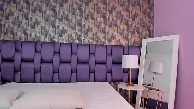 VeraBlazze online show from February 11, 1:55 pm