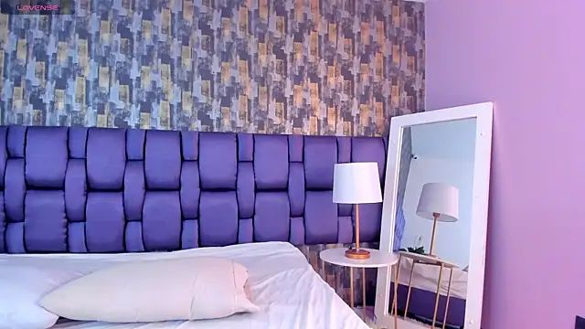 VeraBlazze online show from February 7, 2:14 pm