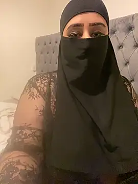 Snapshot of Pari_Persianbaddie6 chatting on March 29, 11:17 pm Pari Persianbaddie6 online show from March 29, 11:17 pm