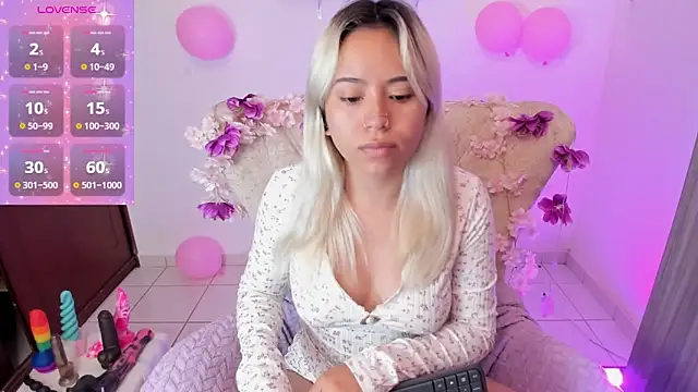 Snapshot of Nataliahenao69 chatting on October 18, 5:37 pm Nataliahenao69 online show from October 18, 5:37 pm
