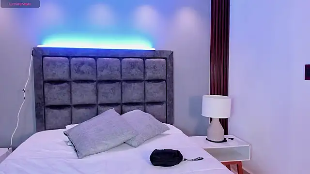 Snapshot of AidaJones chatting on February 14, 12:38 pm AidaJones online show from February 14, 12:38 pm