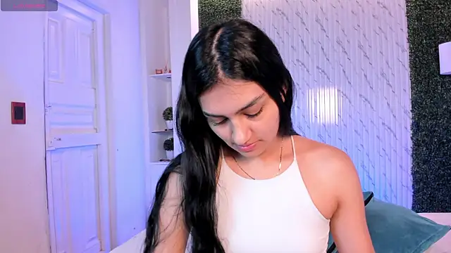 Snapshot of AidaJones chatting on December 22, 11:43 am AidaJones online show from December 22, 11:43 am