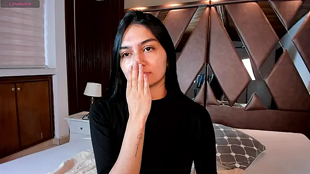 AidaJones online show from April 16, 11:33 am