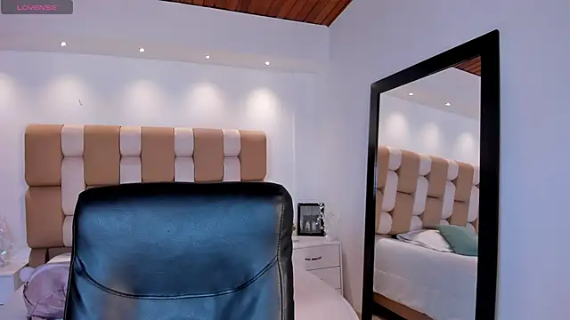 AidaJones online show from October 30, 3:09 pm