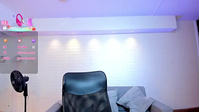 AidaJones online show from October 4, 12:50 pm