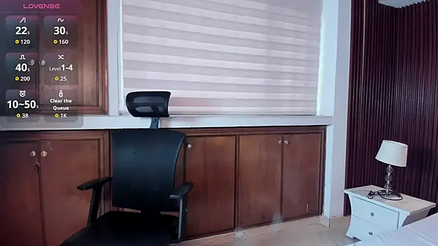 AidaJones online show from April 8, 11:44 am