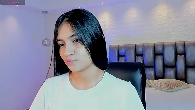 AidaJones online show from April 10, 12:01 pm