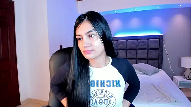 AidaJones online show from March 14, 12:55 pm