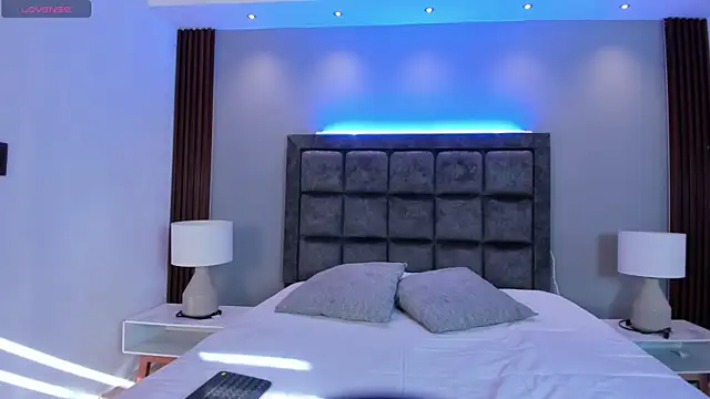 Snapshot of AidaJones chatting on December 21, 1:13 pm AidaJones online show from December 21, 1:13 pm