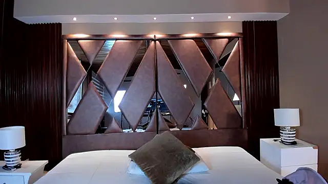 Snapshot of AidaJones chatting on February 20, 11:34 am AidaJones online show from February 20, 11:34 am