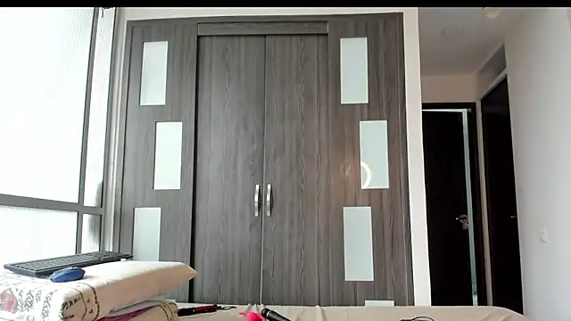 Snapshot of Vivi_Jacko chatting on November 9, 8:13 pm Vivi Jacko online show from November 9, 8:13 pm