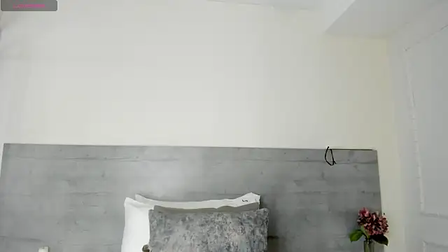 Snapshot of sunnyWhitee chatting on July 10, 11:21 am sunnyWhitee online show from July 10, 11:21 am