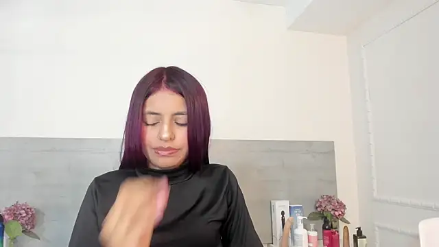 sunnyWhitee online show from April 27, 7:23 pm