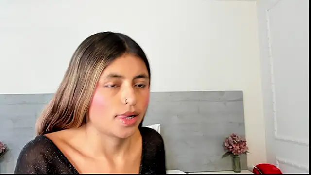 sunnyWhitee online show from March 23, 7:14 pm