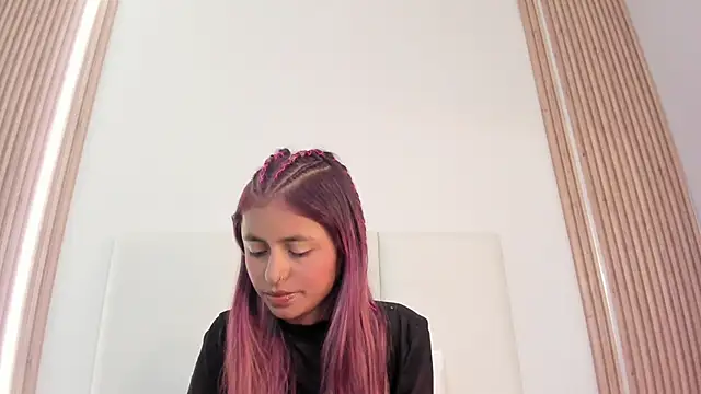 sunnyWhitee online show from May 12, 11:16 am