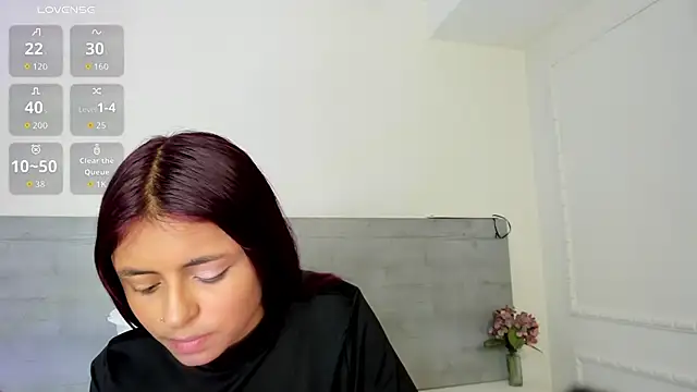 Snapshot of sunnyWhitee chatting on June 18, 7:19 pm sunnyWhitee online show from June 18, 7:19 pm