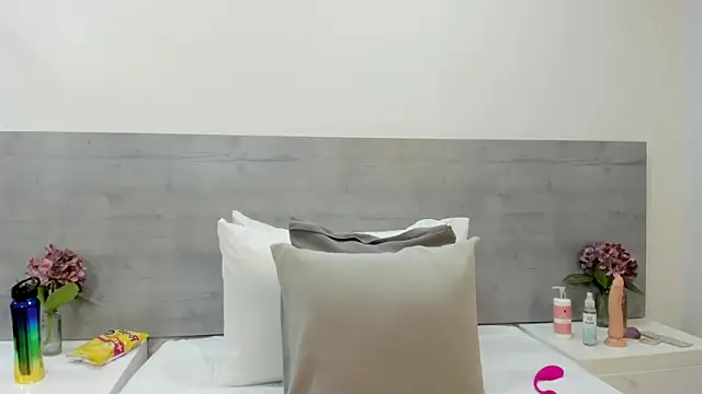 sunnyWhitee online show from October 28, 7:13 pm