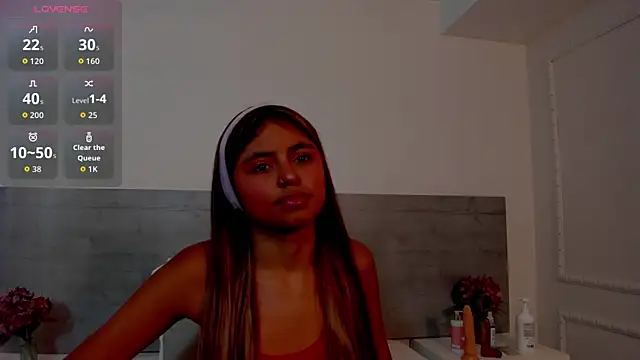 sunnyWhitee online show from November 5, 7:17 pm