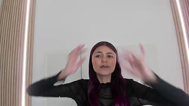 sunnyWhitee online show from May 6, 11:14 am
