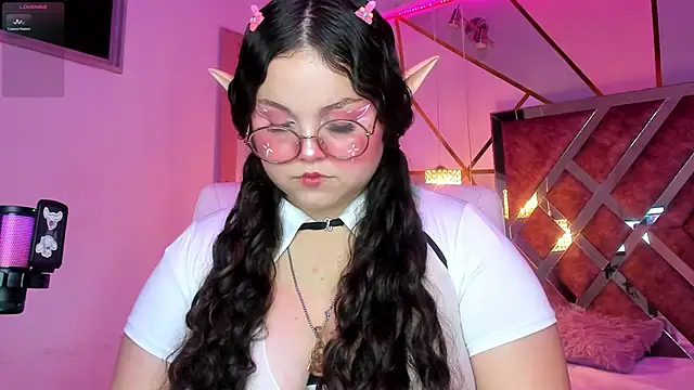 ShylySweet online show from February 26, 6:24 am